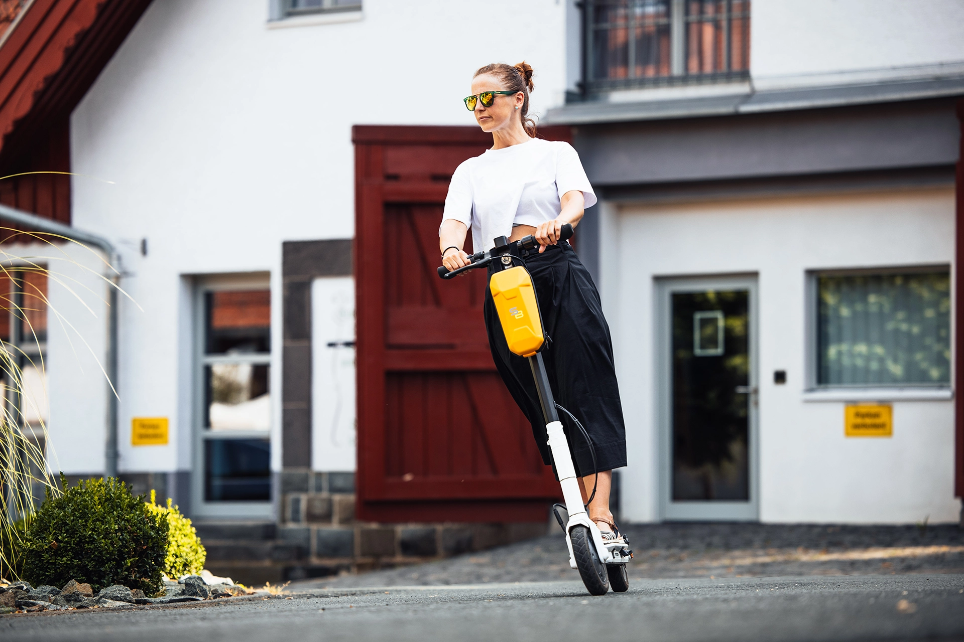 E-Scooter mit zwei Personen E-Scooter mit zwei Personen